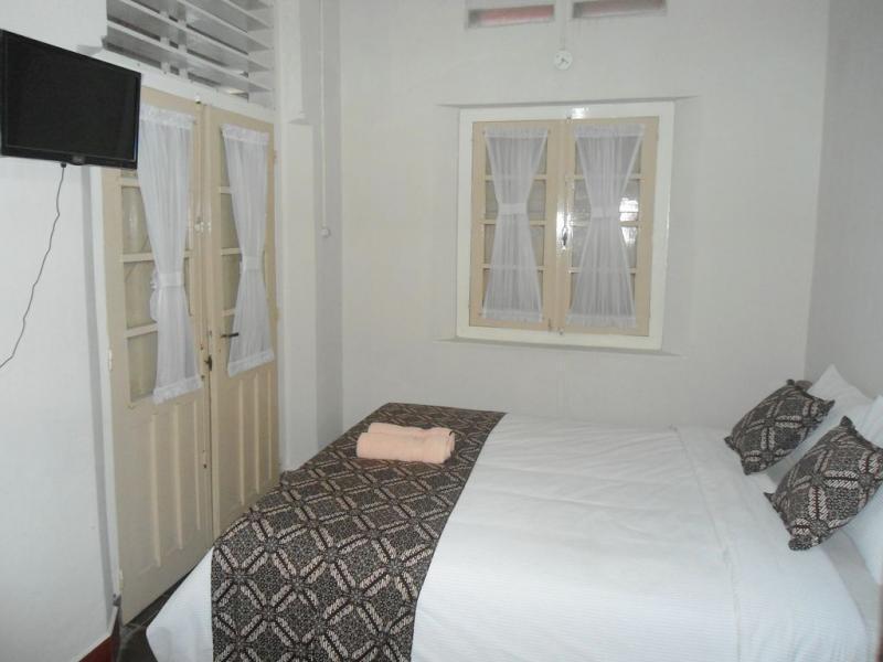 Reddoorz Syariah Near Wijilan Yogyakarta Hotel Exterior photo
