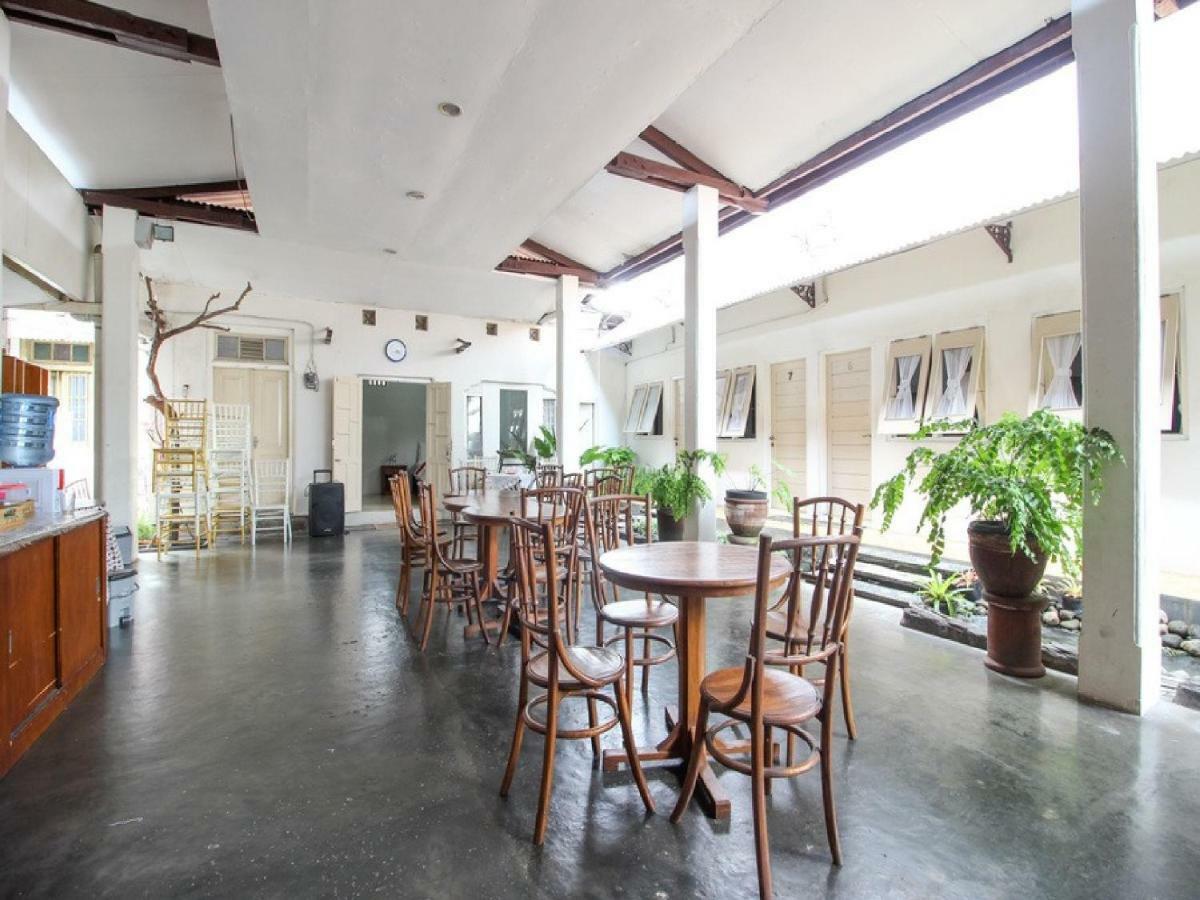 Reddoorz Syariah Near Wijilan Yogyakarta Hotel Exterior photo
